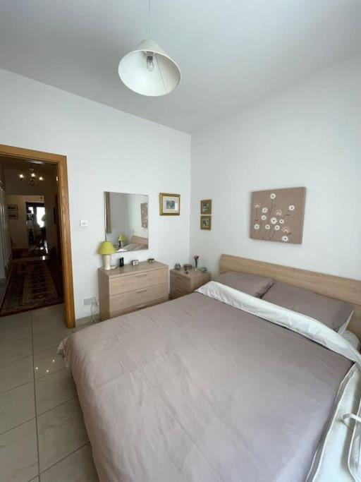 Lovely, Modern, Bright Maisonette. Heart Of Sliema Kültér fotó